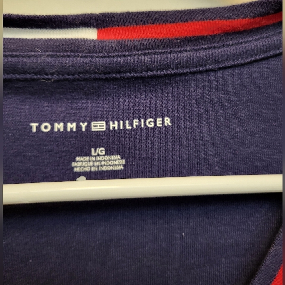 Tommy Hilfiger Navy V-Neck Women's Short Sleeve Sweater - Size L - Picture 3 of 3
